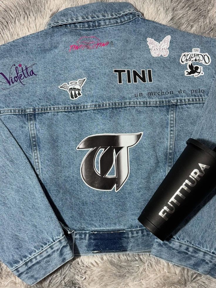 💖🔥 CHAQUETA JEAN TINI – EL OUTFIT QUE TODO FAN QUIERE 🎤✨