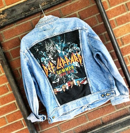 🐆🔥 CHAQUETA JEAN DEF LEPPARD – EL ROCK NUNCA PASA DE MODA 🎸⚡