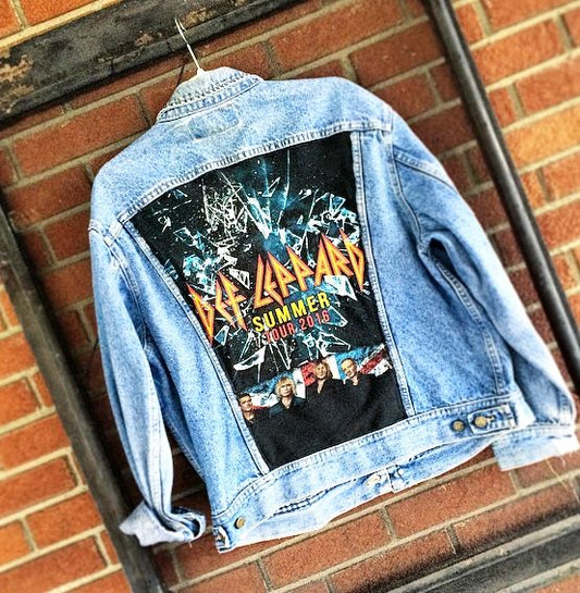 🐆🔥 CHAQUETA JEAN DEF LEPPARD – EL ROCK NUNCA PASA DE MODA 🎸⚡