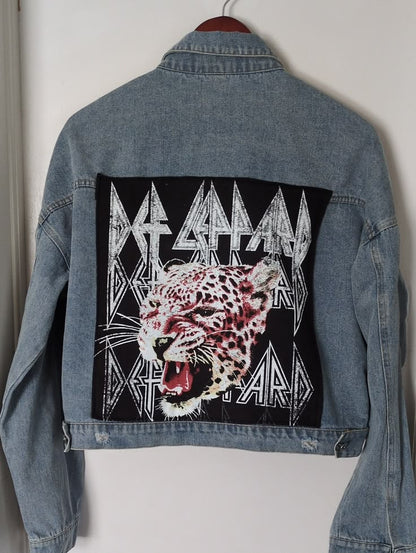 🐆🔥 CHAQUETA JEAN DEF LEPPARD – EL ROCK NUNCA PASA DE MODA 🎸⚡
