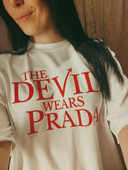 👠 ☕ CAMISETA EL DIABLO VISTE A LA MODA  – RUNWAY EDITORIAL ☕ 👠