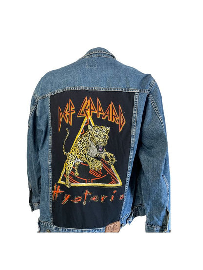 🐆🔥 CHAQUETA JEAN DEF LEPPARD – EL ROCK NUNCA PASA DE MODA 🎸⚡
