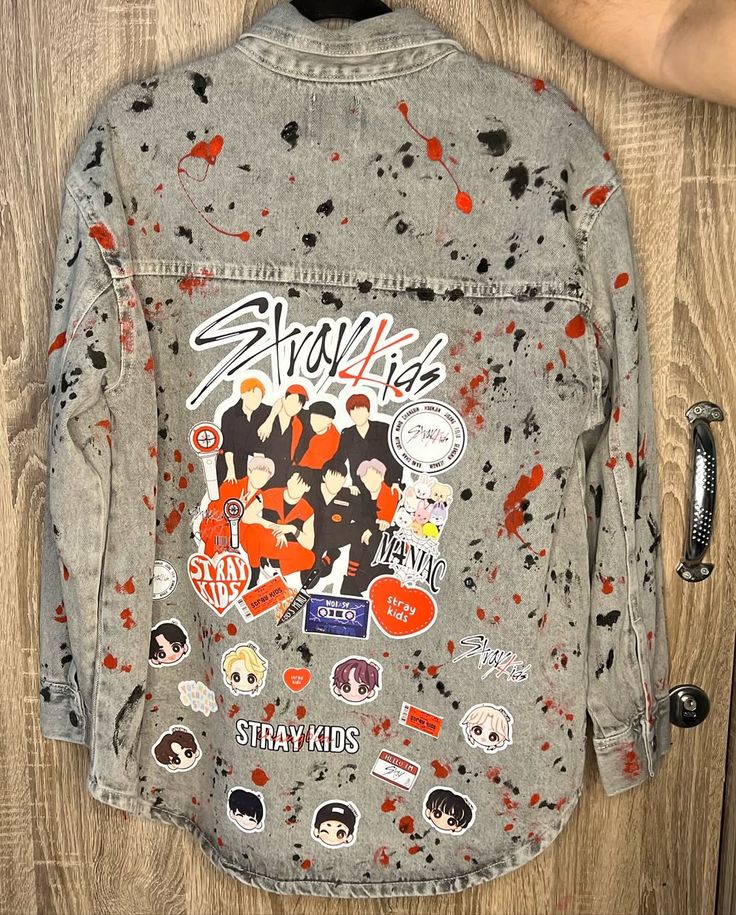 🖤🔥 CHAQUETA JEAN STRAY KIDS – EL OUTFIT QUE TODO STAY NECESITA 🎶✨