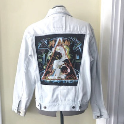 🐆🔥 CHAQUETA JEAN DEF LEPPARD – EL ROCK NUNCA PASA DE MODA 🎸⚡