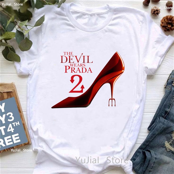 👠 ☕ CAMISETA EL DIABLO VISTE A LA MODA  – RUNWAY EDITORIAL ☕ 👠