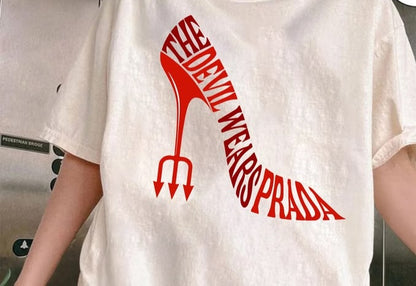 👠 ☕ CAMISETA EL DIABLO VISTE A LA MODA  – RUNWAY EDITORIAL ☕ 👠